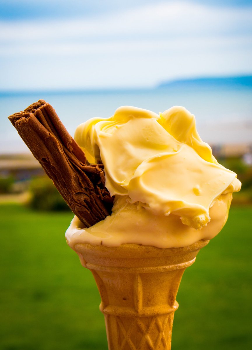 The perfect topping to the perfect ice cream....we now serve a clotted cream topping, available on all our Lovingtons flavours🍦😋