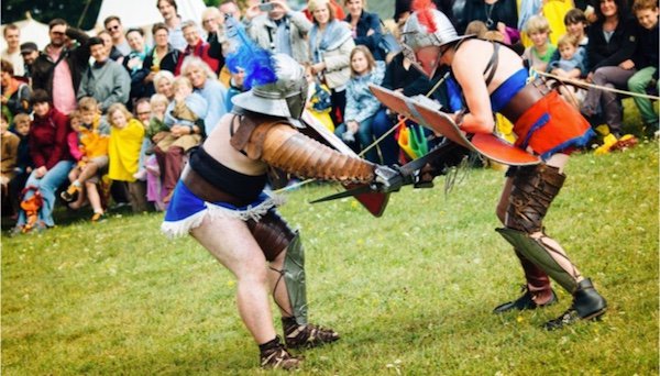 familiemuenchen's tweet photo. #Bayerns größtes #Römerfest #SalveAbusina
#Eining / #BadGögging
https://t.co/rPES9QeEuI https://t.co/NebvoJRrod