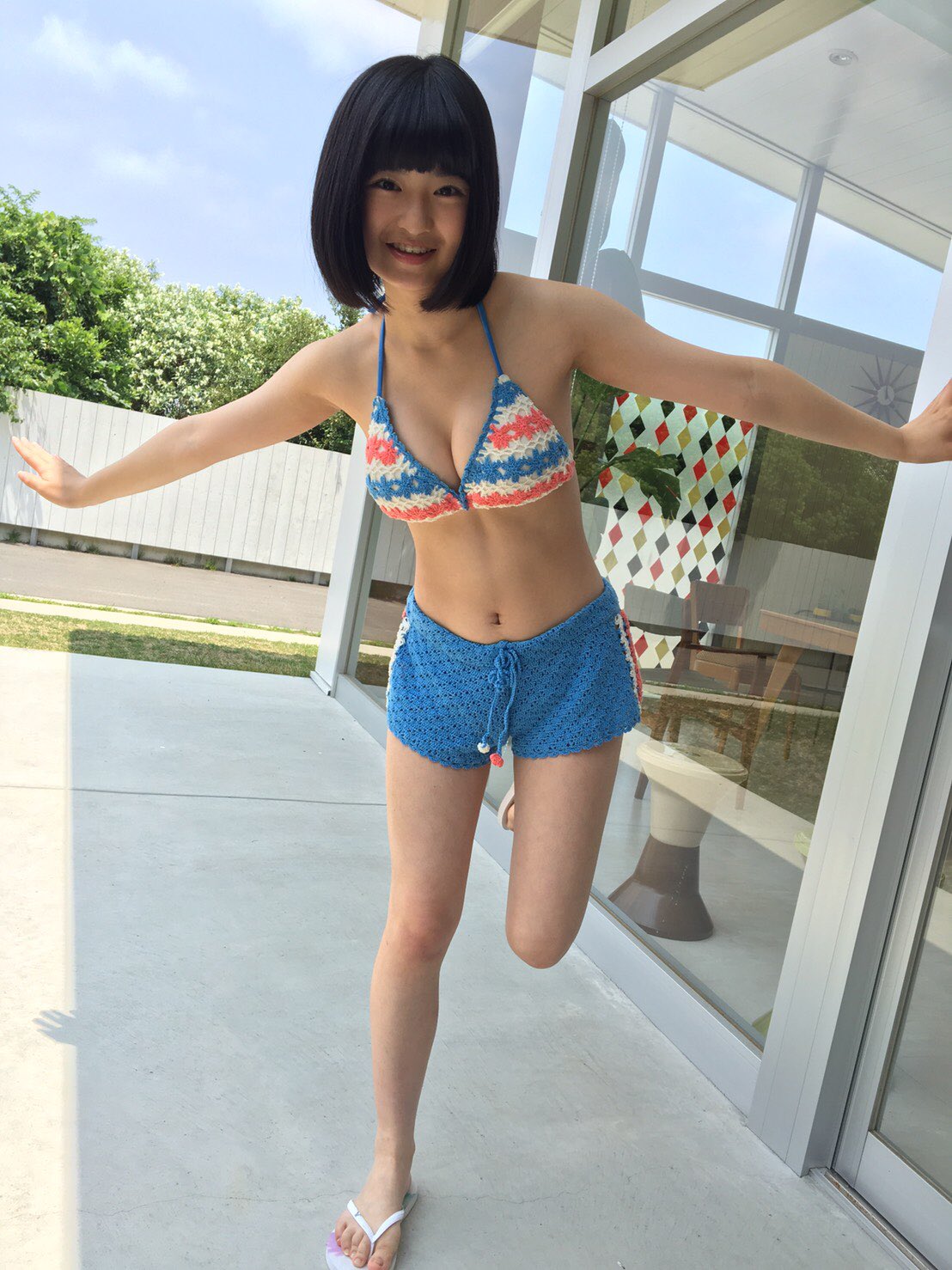 石橋蛍　水着  / X