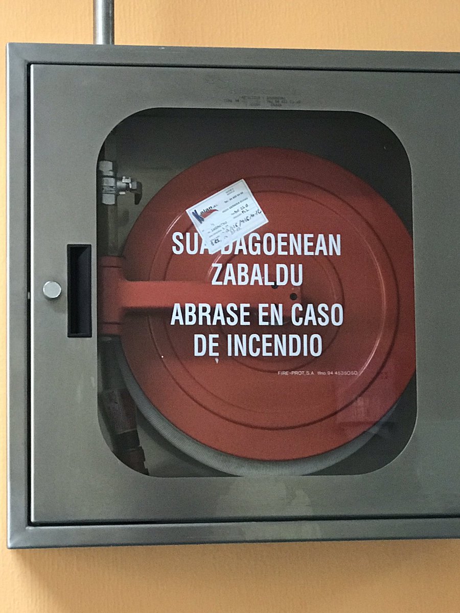Pues me parece bastante normal que se abrase en un incendio, la verdad...