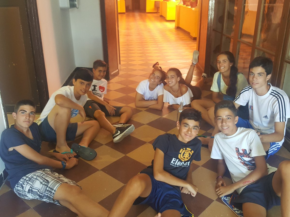 conviGA4's tweet photo. Mañana de reunión por ciudades para compartir los tesoros descubiertos en estos días de convivencia 😄💖🔝👣 https://t.co/7MbPi2I4Dl