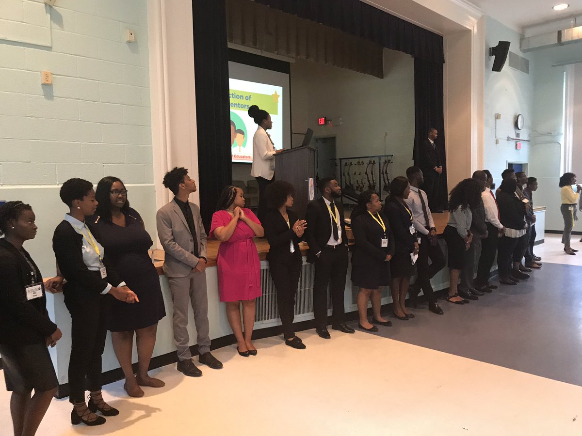 educator2us's tweet photo. Kicking off @NSBE #SEEKDC! My favorite part is when the mentors introduce themselves to the parents and children #Impressive #SEEKNSBE https://t.co/kN9dvBuXJn