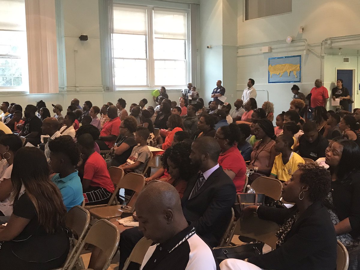 educator2us's tweet photo. Kicking off @NSBE #SEEKDC! My favorite part is when the mentors introduce themselves to the parents and children #Impressive #SEEKNSBE https://t.co/kN9dvBuXJn