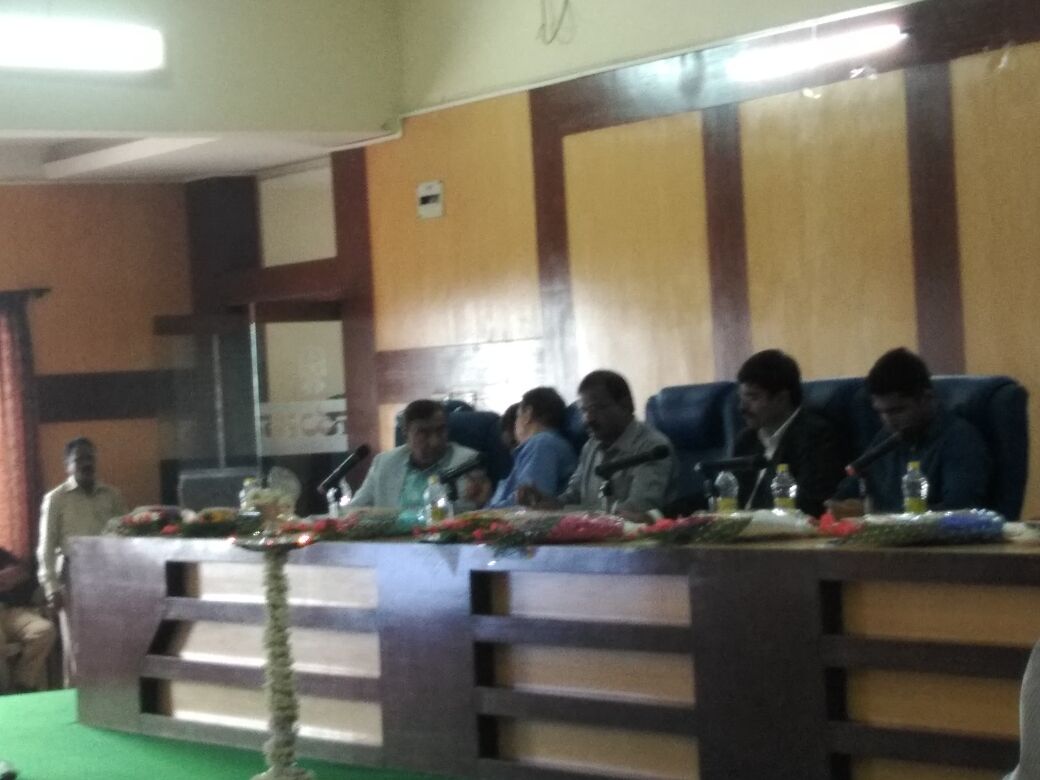 BangaloreV_Comm's tweet photo. Chitradurga meeting in Chtradurga DC office meeting hall with trade and commerce. https://t.co/1AyQCb8TPC