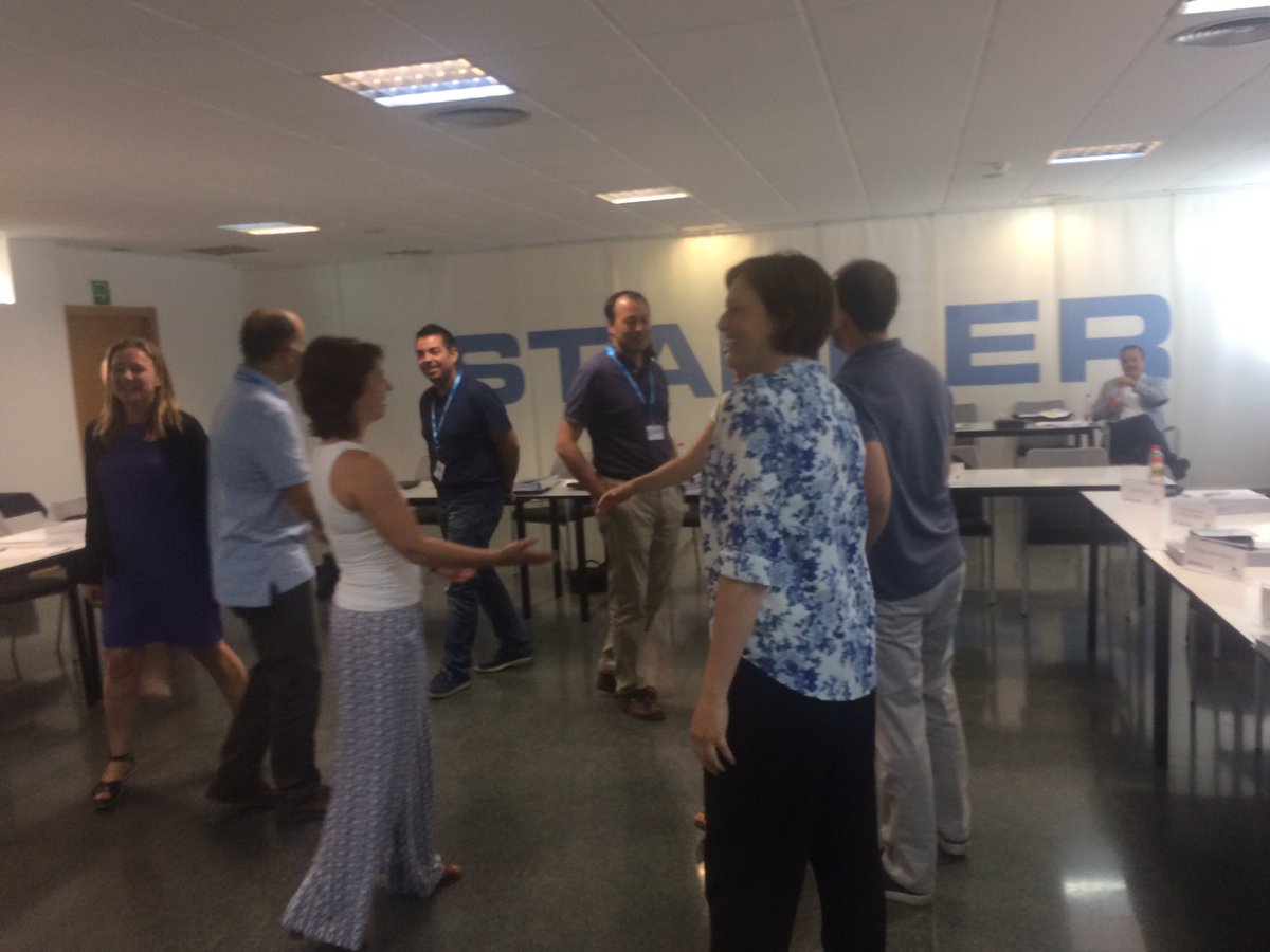 Xcelentemente's tweet photo. Seminario de "Presentología" Excelentemente Tip: Cuando hables con alguien piensa por dentro que se trata de tu mejor amigo. https://t.co/fIroZFxvne