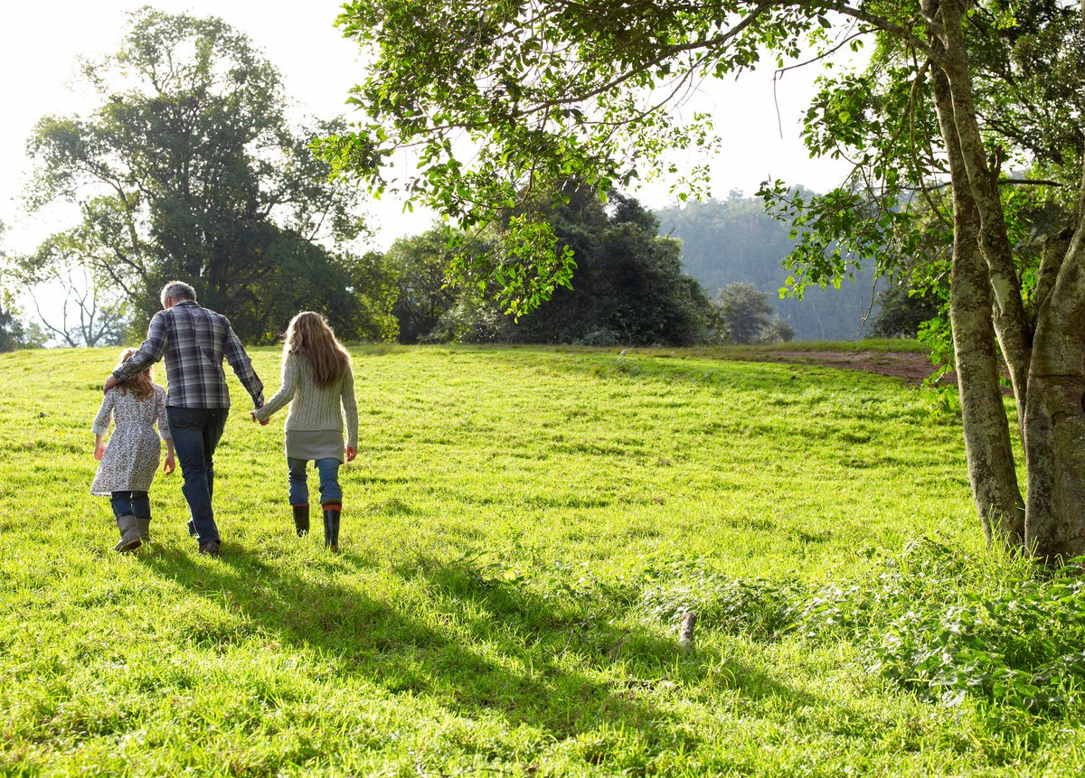 hertslife's tweet photo. These 5 walks all end in a fantastic pub https://t.co/izR406vla7 🍻 #WednesdayWisdom #pub #herts https://t.co/WTw90YxzTX