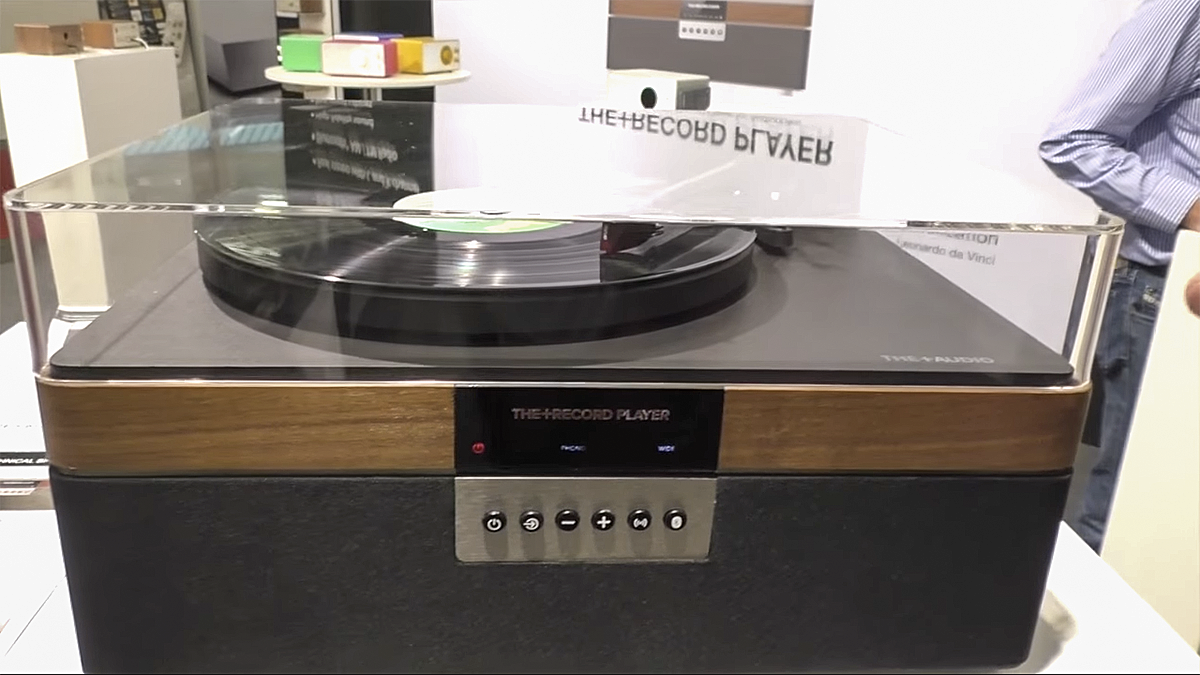 SoundersAudio's tweet photo. Recensiti i nuovi giradischi presentati al Munich High End show: il primo è il THE+RECORD PLAYER di THE+PLUS AUDIO: https://t.co/wCQ100afhR https://t.co/Cfd7KhOIGY