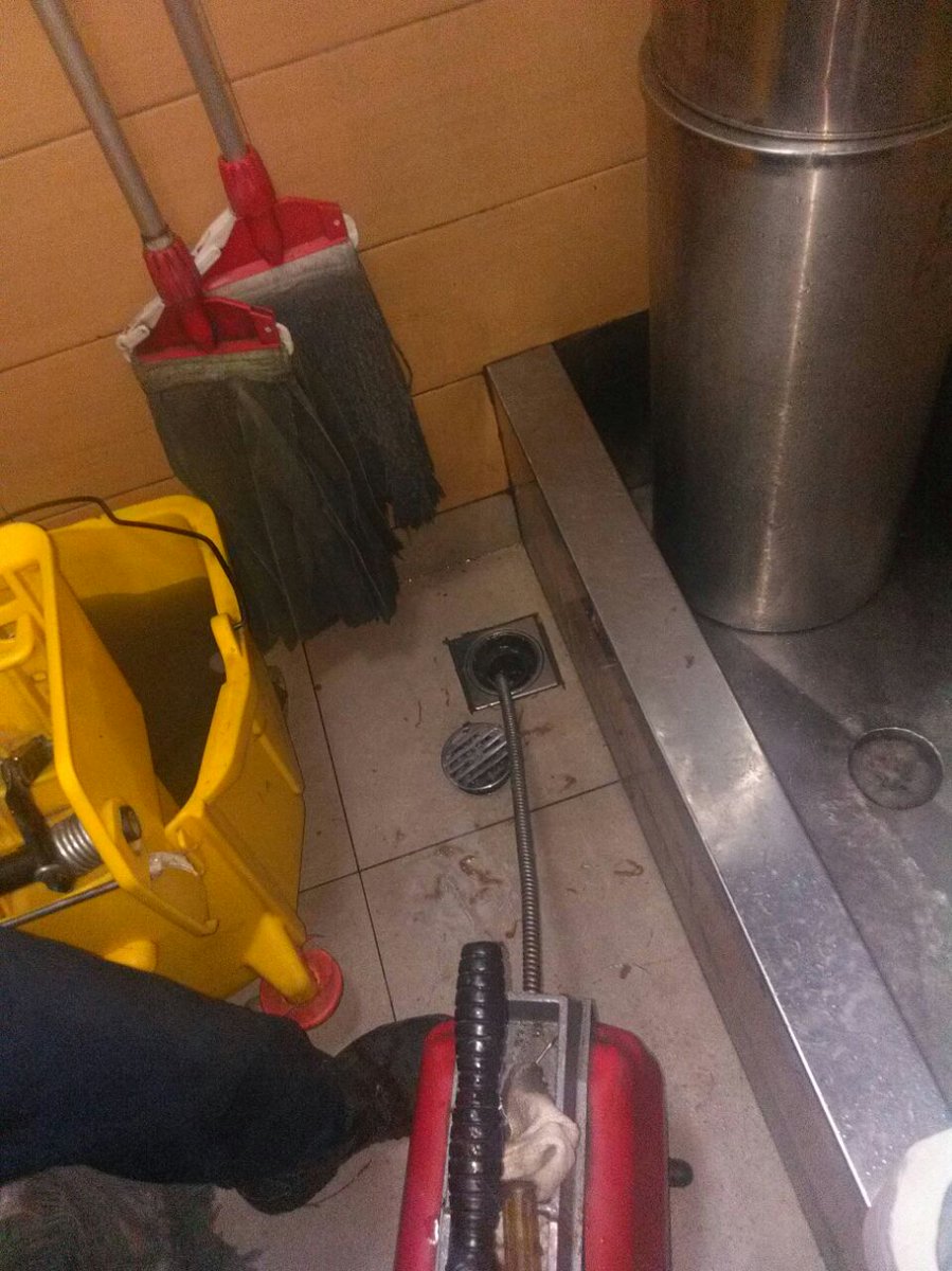 RotoRooterID's tweet image. Siang Rotolovers, Pengerjaan General Cleaning @McDonalds_ID Daan Mogot. SOLUSI SALURAN MAMPET 24 JAM - Tel : (021) 386 7727 #saluran #mampet