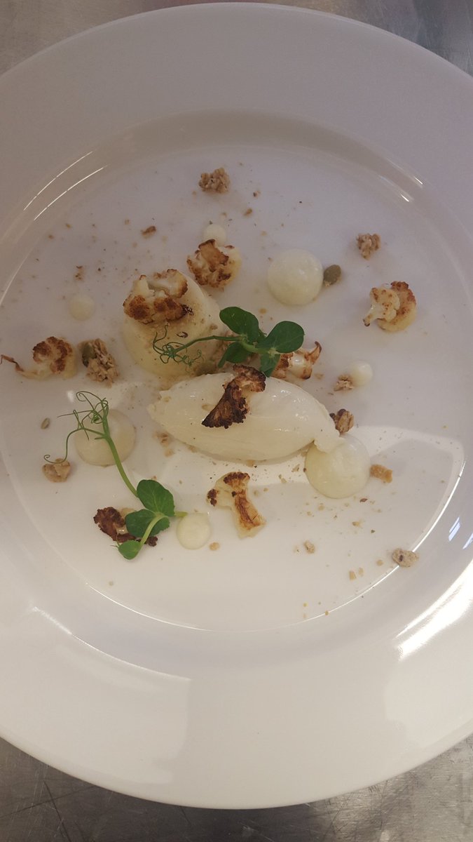 Cauliflower cheese <a href="/StanbrookAbbey/">Stanbrook Abbey Hotel</a> <a href="/thechefsforum/">𝚃𝚑𝚎 𝙲𝚑𝚎𝚏𝚜’ 𝙵𝚘𝚛𝚞𝚖®🍽</a> <a href="/ThePigGuide/">ThePrandialPlayground</a> <a href="/Craft_Guild/">Craft Guild of Chefs</a> <a href="/CanteenTweets/">The Staff Canteen</a> @DavesDMDImages <a href="/ElisabeTopChef/">Elisabeth Julienne Guillen</a> #happycheffie