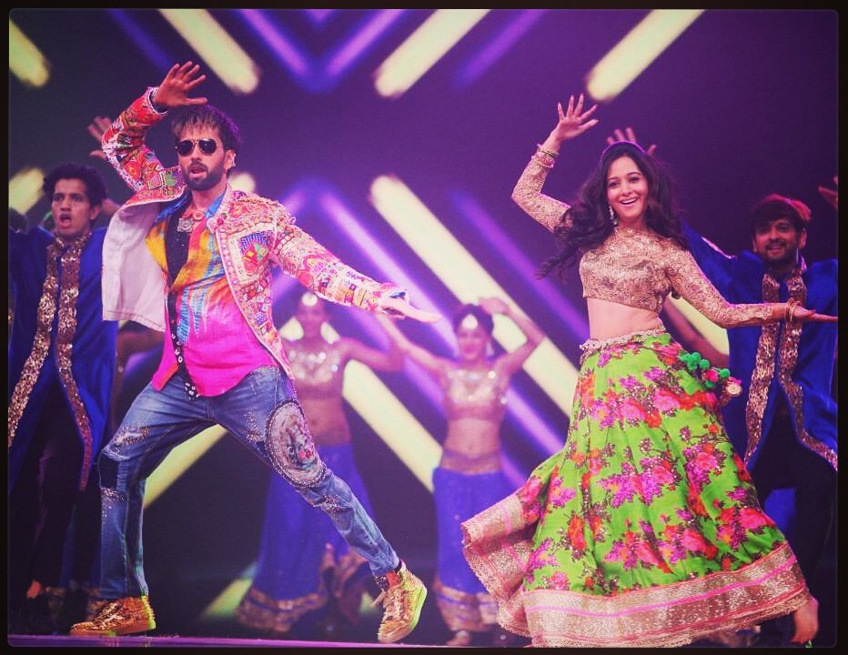 NakuulMehta's tweet photo. Tera dhyan kidhar hai
Ye tera HERO idhar hai 🕺💃 https://t.co/2JcmEzJTZO