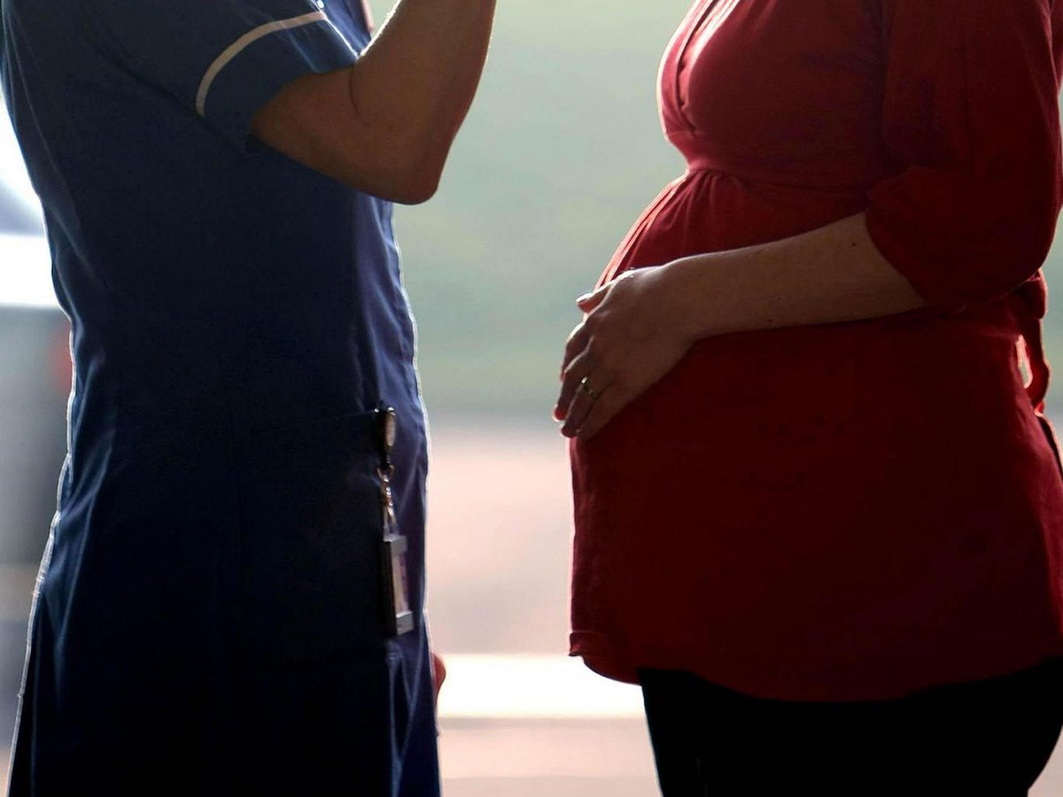 MMHAlliance's tweet photo. Midwives call for 'urgent' funding for mental health care for new mothers after #PND death #everyonesbusiness https://t.co/SzJHUeM19q https://t.co/EsosZ3IehK