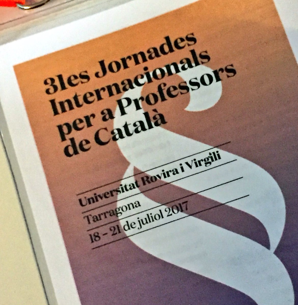 oriolripoll's tweet photo. Aquí hi som! Avui toca gamificar la llengua. https://t.co/si8BNXWXMA