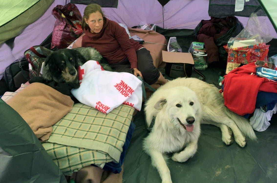 UNDER EVACUATION: Sleeping in cars and tents dlvr.it/PWgBjd #yyj https://t.co/daTqKJXXVx
