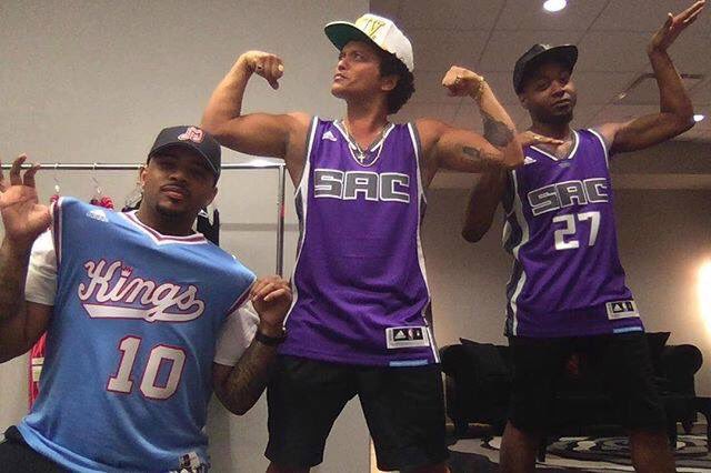 paradisebruno's tweet photo. @BrunoMars #FlexinOnTheGram https://t.co/6ZNot7NVr2