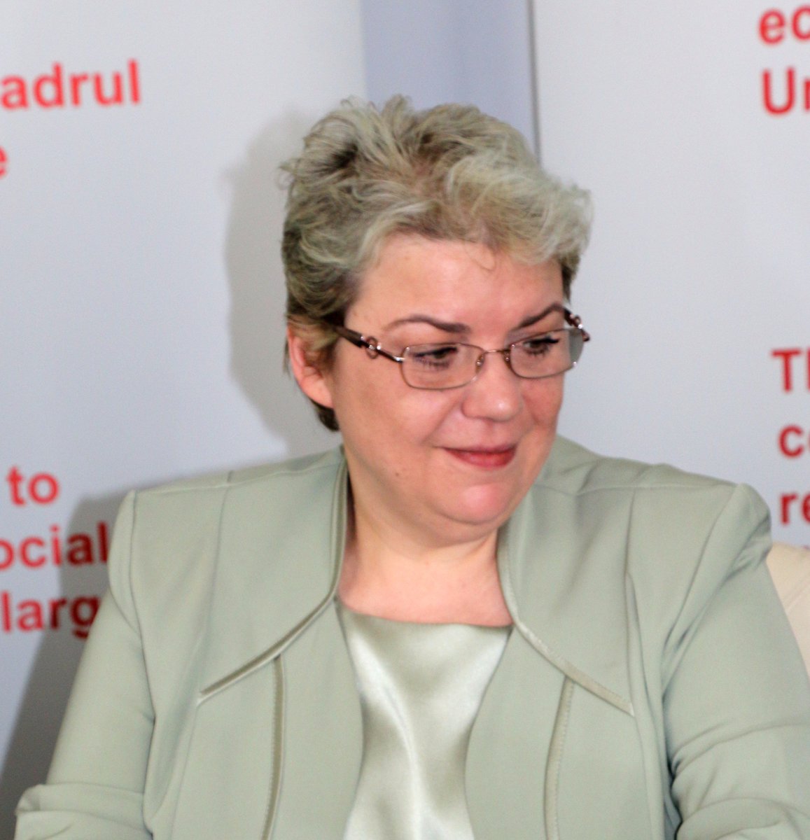 eDezvoltare's tweet photo. Azi, 19.07-12h, vicePM Sevil #Shhaideh susține o #conferinta de #presa la #MDRAPFE-stadiul Programului Național de Dezvoltare Locală #PNDL https://t.co/z4xf92Vp5x