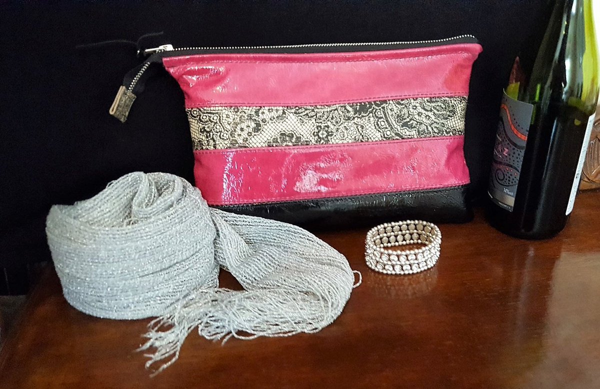 SandraPoppys1's tweet photo. leather clutch bag Pink and black Leather Clutch Purse Lace Trim Handbag Gotโฆ https://t.co/tdJYu6CFSd #Etsy #PunkBag https://t.co/j4r4Ov3Kj4