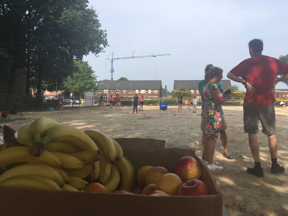 Vandaag de herkansing! Vorige week in het water gevallen, nu zon overgoten! 😎 #SportiefEmmen #beachveld #Klazienaveen