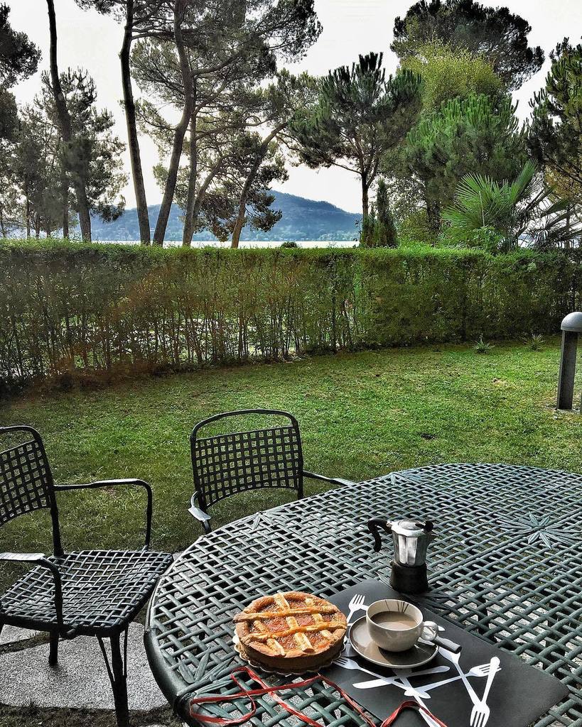 #buongiorno! #lagomaggiore #meina #piemonte #breakfast #coffee #italianholidays #lagomaggioreitalia #visitpiemonte