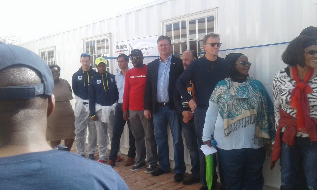 lukecombs27396's tweet photo. #ubuntueverest #mandelafoundation #Momentum #cricketsa #multiplytitans #mpact thank u for the library & renovation of our school. https://t.co/JlnkTPLr2v
