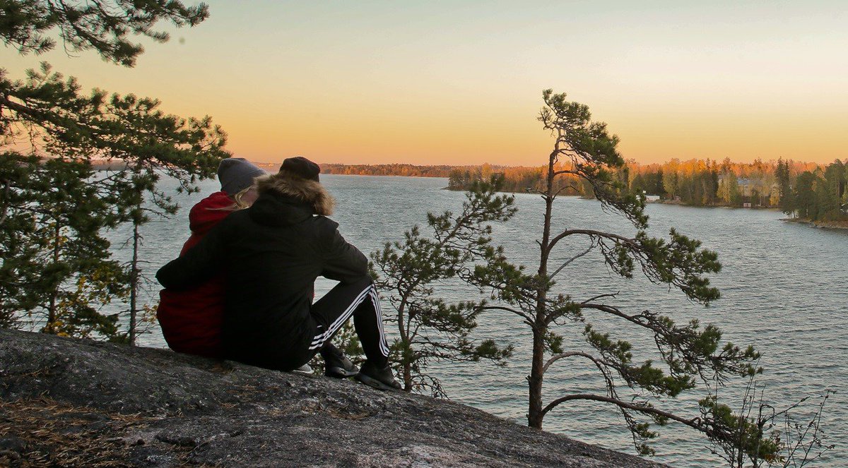 DiscoverFinland's tweet photo. Just north of #Helsinki, Lake Tuusula was home to a number of important Finnish artists, such as Sibelius: https://t.co/P3CvcuvVwv https://t.co/e9wIOajFfo