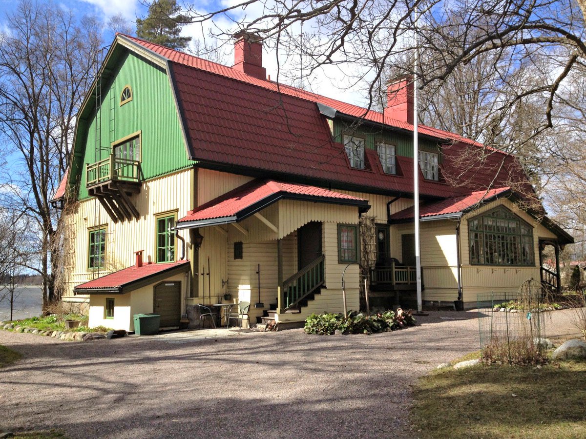 DiscoverFinland's tweet photo. Just north of #Helsinki, Lake Tuusula was home to a number of important Finnish artists, such as Sibelius: https://t.co/P3CvcuvVwv https://t.co/e9wIOajFfo