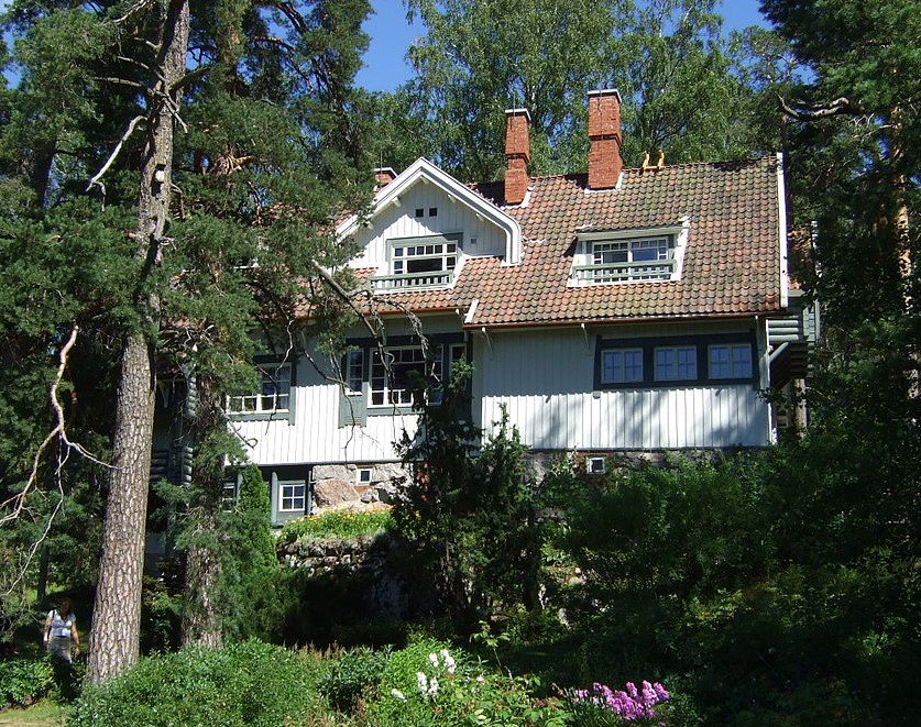 DiscoverFinland's tweet photo. Just north of #Helsinki, Lake Tuusula was home to a number of important Finnish artists, such as Sibelius: https://t.co/P3CvcuvVwv https://t.co/e9wIOajFfo