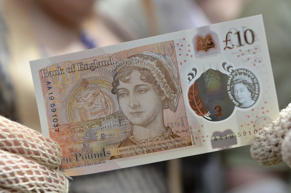 Non c'è nessuno svago come la lettura: nel bicentenario della morte di #JaneAusten la nuova banconota a lei dedicata repubblica.it/economia/2017/…