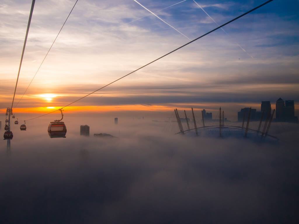 llost_in_London's tweet photo. The #EmiratesAirLine a #cablecar link across the #RiverThames #TransportforLondon #viewofLondon. https://t.co/Pc5GRCXHdz #Londonsummertime https://t.co/S3vzwfK3Lg