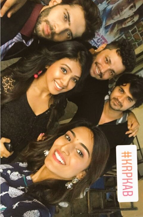 Late post~
Selfie on sets of #KuchRangPyarKeAiseBhi #KRPKAB <a href="/Shaheer_S/">Shaheer Sheikh</a> @prernapanwar9 <a href="/BeyondDreamsEnt/">Beyond Originals</a> @MamtaYPatnaik