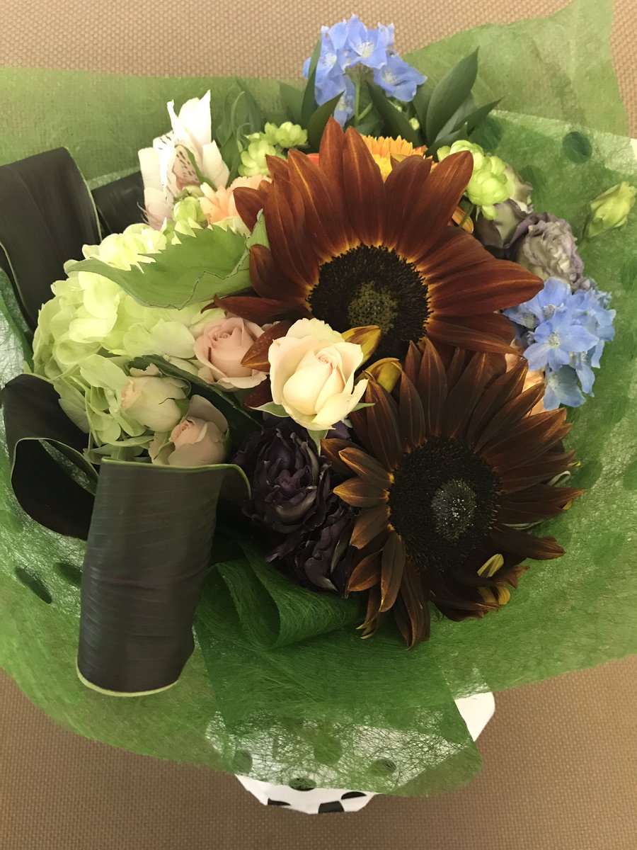 mimancity_ntv's tweet photo. アキラ役の #相葉雅紀 さんからクランクアップのコメントが届いています🎁「またこうやって呼んでいただけた事が凄く嬉しかったです。色んな方に20年ぶりにお会いでき、毎日勉強させてもらいました。また20年後期待しています」
そして、明日のコメントは…⁉️
#ぼくらの勇気 #未満都市😸 https://t.co/726MuFyaka