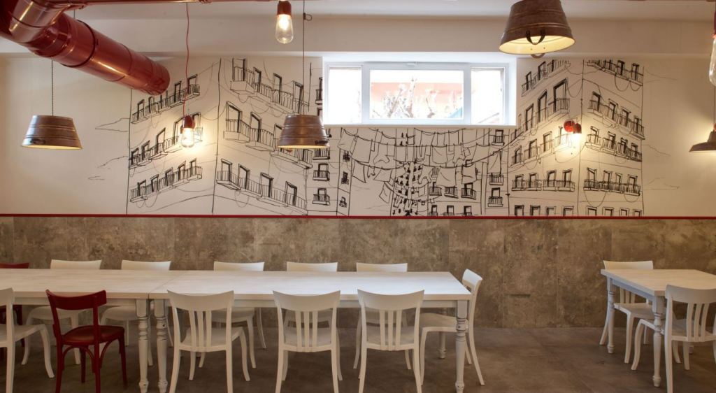 TheWay_Mag's tweet photo. La #pizza conviviale in ambiente di design da #Trianon a #Sorrento #magdesign… https://t.co/R0r7djb8Zt https://t.co/uOaqT88OfC