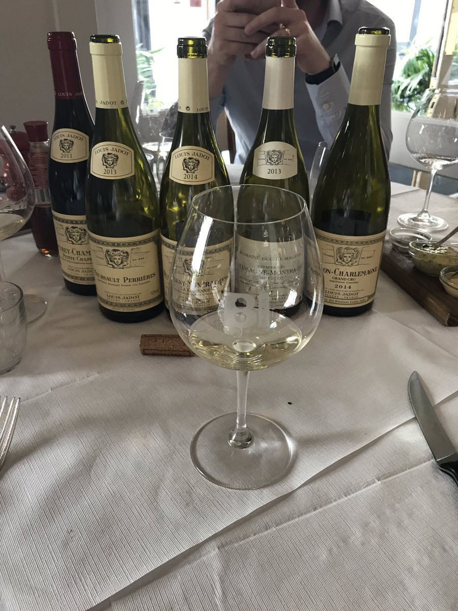 chiefymc's tweet photo. Cracking little wine tasting with @biwines_spirits @HIXRestaurants in London. #winelovers #louisjadot #wine #burghound #burgundy https://t.co/FZqXW75hCC