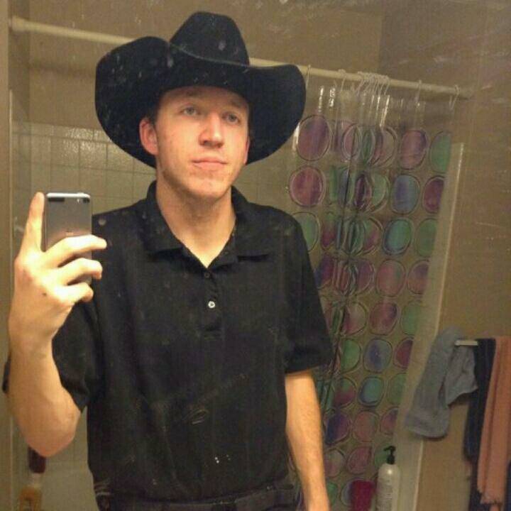 brading_amanda's tweet photo. 🙌 YASSS It's time for a great show 🍺Redneck️ Aubrey🐎:wassup fam 
https://t.co/nZhQ40VzeR https://t.co/EfnXFqpaeH