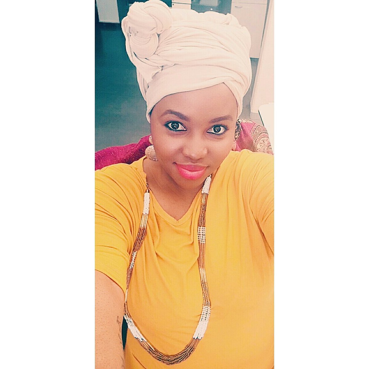 MissManjo_NoMor's tweet photo. Until I sort out this mess under my doek, it's gonna be #HeadWrap Month vibes 😩💔

Waitse I need money guys 😭 I was telling ya'll last night! https://t.co/59KtUpKcX1