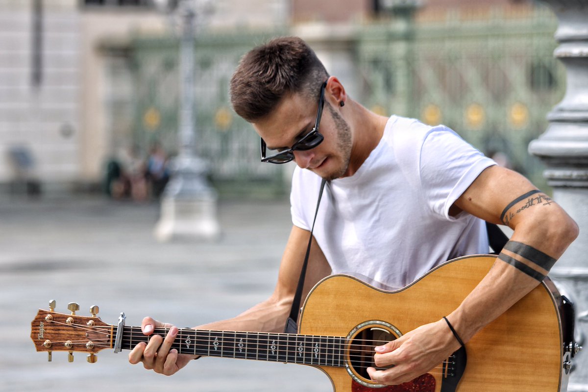 nickzaraOF's tweet photo. BUSKING. #nick #nickzaramella #turin #piazzacastello #nickzaramellaof #nickzaramellaofficial https://t.co/MRc5vh1Cnn