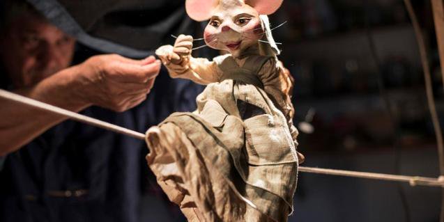 bcncultura's tweet photo. .@LaPuntual_ estrena un espectacle de #titelles de taula sobre una rateta que és tota una artista https://t.co/1ardF3e5k6 #enfamília https://t.co/lpMbHFu6VR