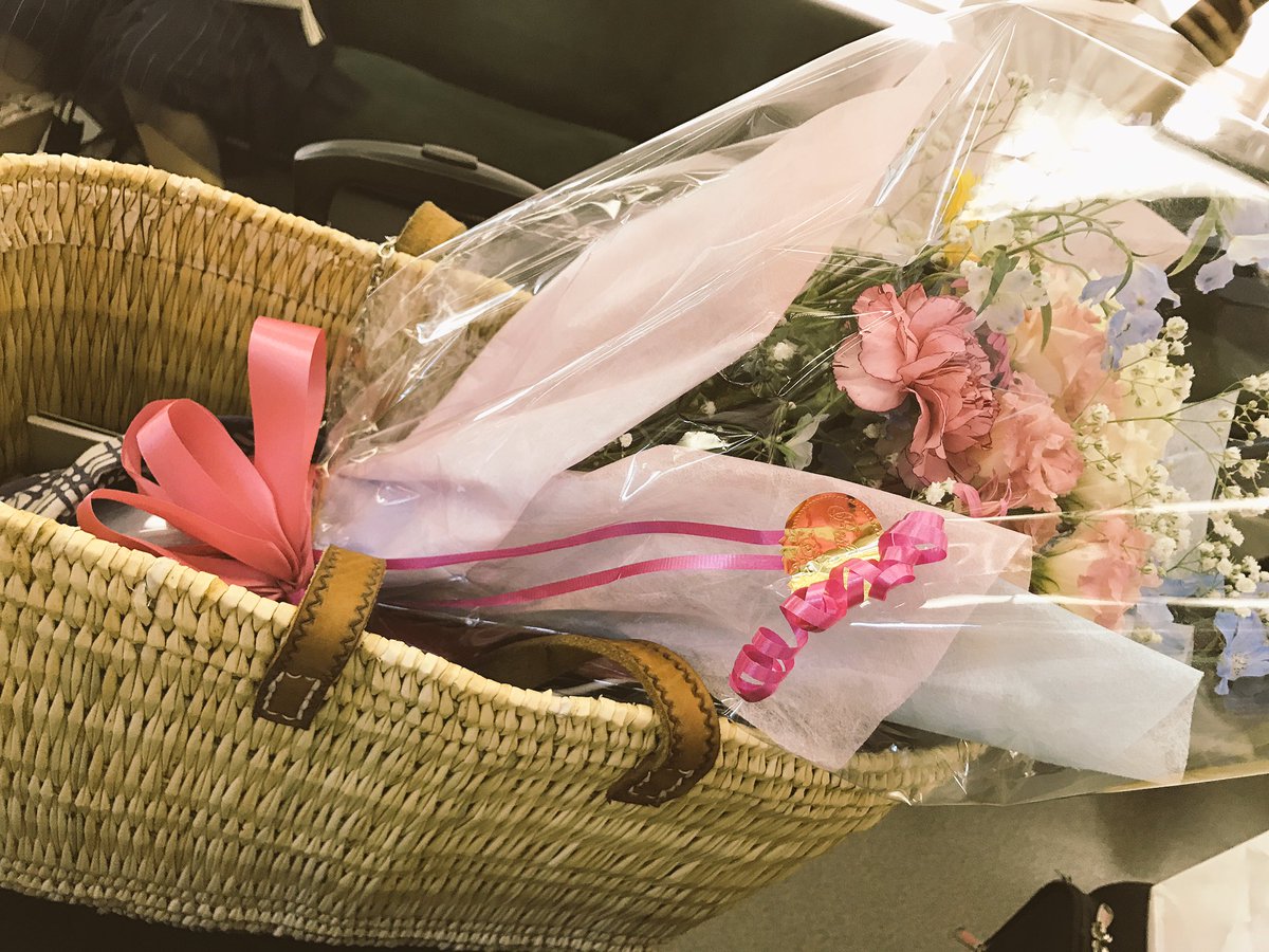 sayakamizuno's tweet image. 伊丹公演「十二夜」無事に終了致しました！

宝塚西高校のみなさんにご覧頂きました。生徒会長さんのご挨拶が高校生と思えないくらい立派で、驚きました。
自分もしっかりしなきゃ＿|￣|○

お花はリアルにヴァイオラ宅へ頂いて参ります。
本当にありがとうございました！