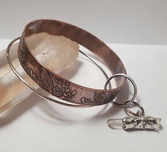 Melanie260198's tweet photo. Good morning have a nice day. Please check out https://t.co/Ww0gQKpGBi #handmadejewellery #vintagejewellery #prettygifts #copperbangles https://t.co/V5h4kZwmrN