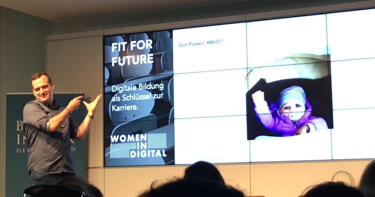 JeanneKinderman's tweet photo. Say hi to a future #Widi @DrNicoRose 😊👍🏻 @Women_Digital #widibm https://t.co/noskJnswCE