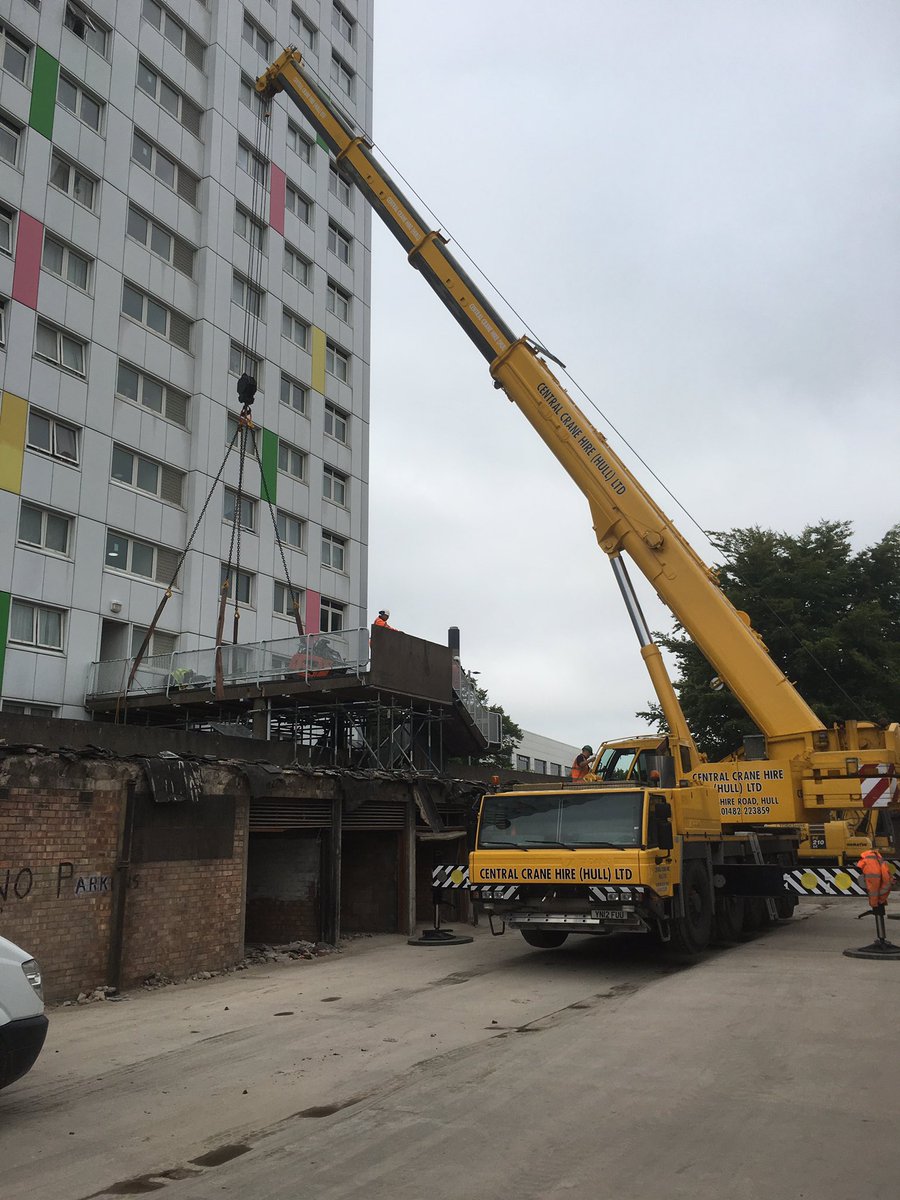 YDemolition's tweet photo. Preparing to lift the old link bridge decks out this morning at Great Thornton Street flats, Hull with a 100 tonne crane. #demolition https://t.co/XOlS9AZ3ZN