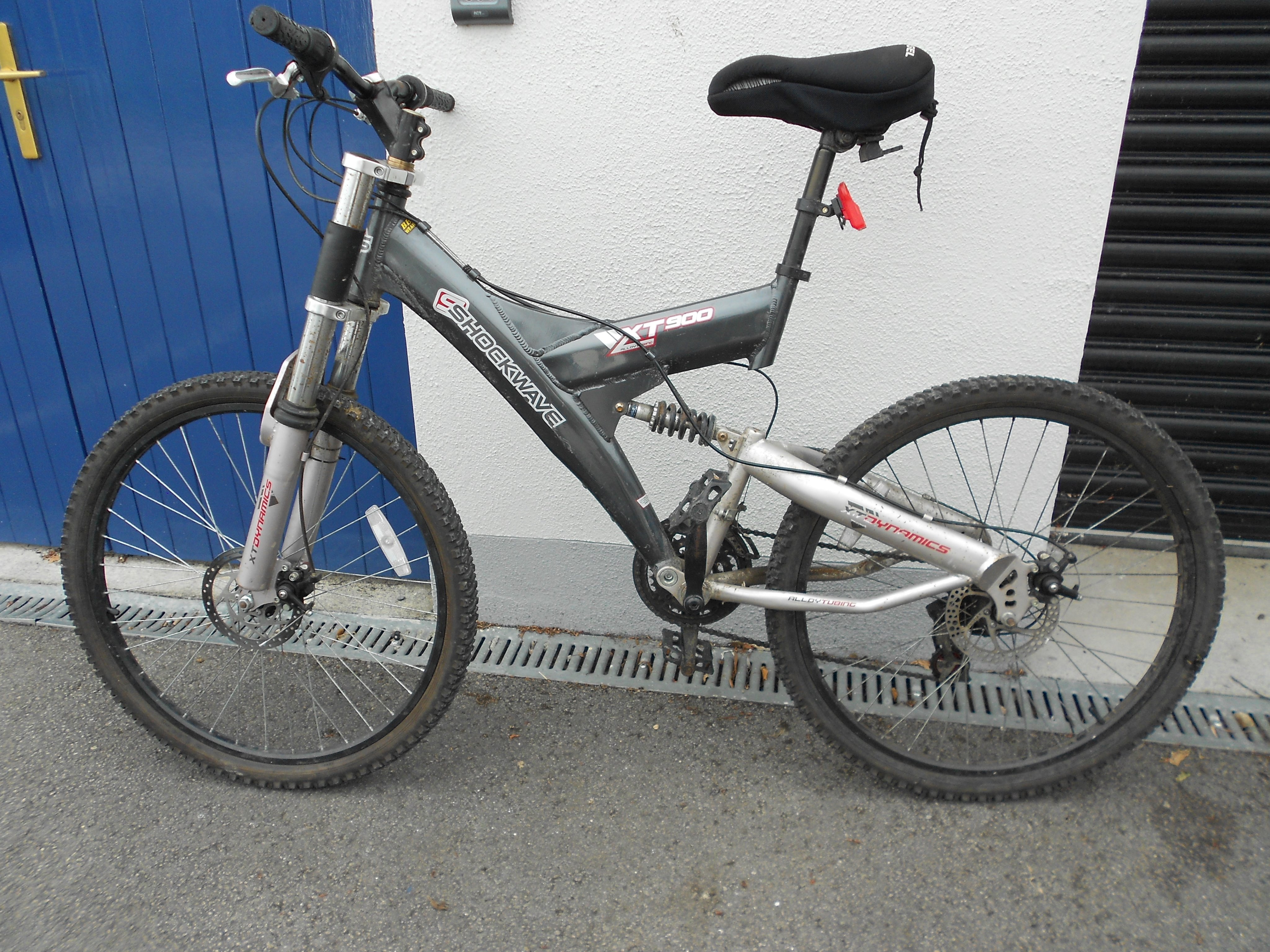 Shockwave xt 900 mountain bike hot sale