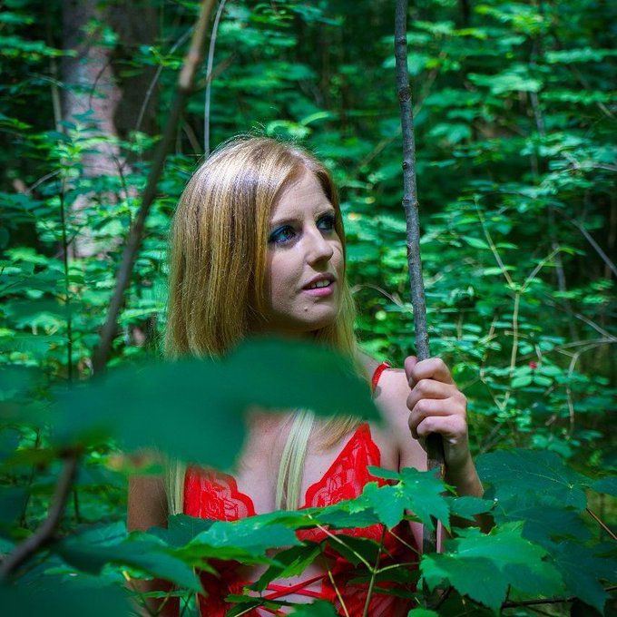 Bin grade drau&szlig;en. Was macht ihr heute so? #Germany #outdoors #summer #park #girl #beautiful #portrait<a href="/tag/germany"class="tags">#Germany</a><a href="/tag/photooftheday"class="tags"><span>#photooftheday</span></a><a href="/tag/fashion"class="tags"><span>#fashion</span></a><a href="/tag/beautiful"class="tags"><span>#beautiful</span></a><a href="/tag/girl"class="tags"><span>#girl</span></a><a href="/tag/summer"class="tags"><span>#summer</span></a>