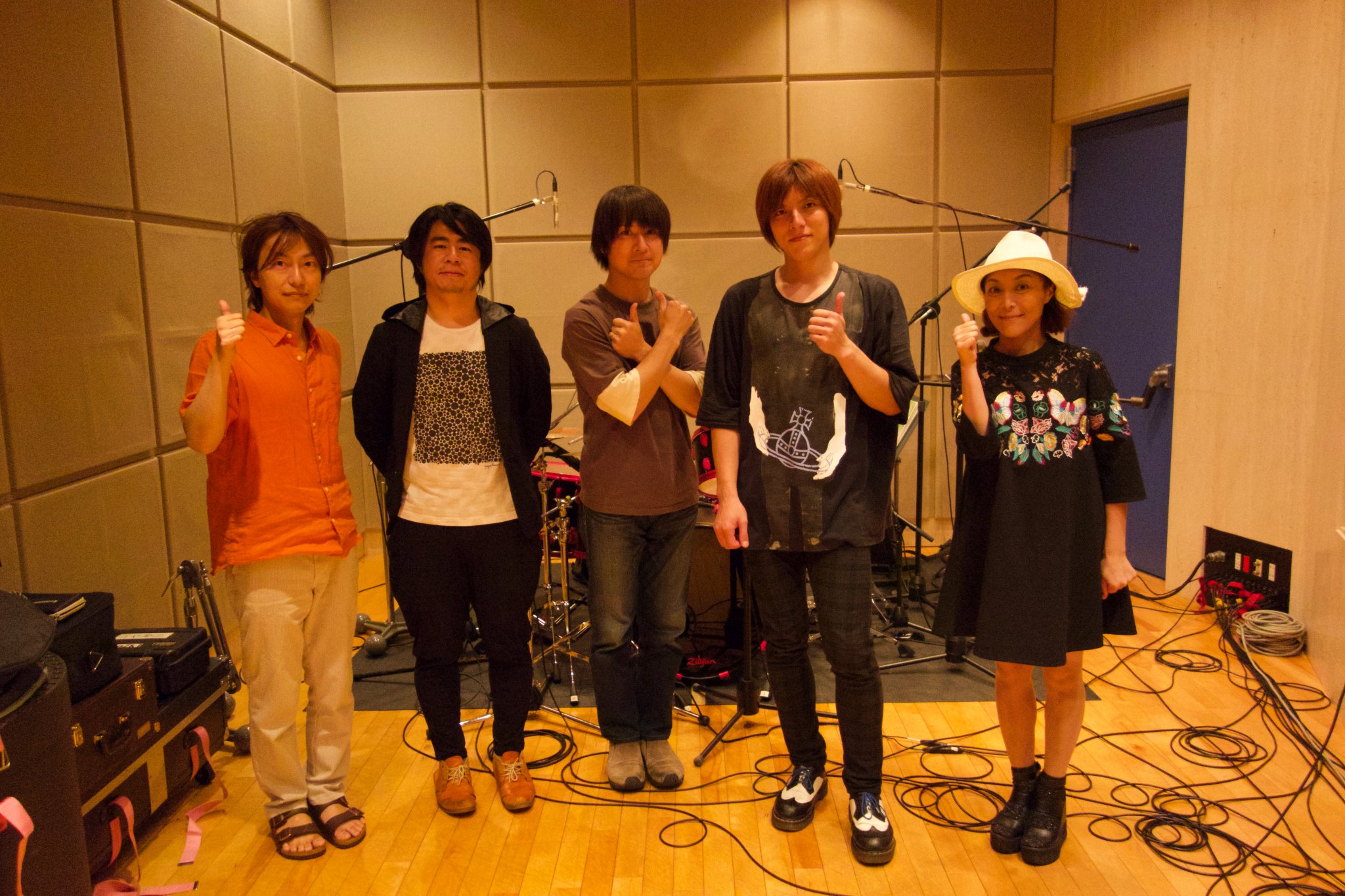 プロキオン スタジオ ドラムの山内 Masshoi 優さん お疲れ様でした 作曲家でもありディレクションも行う平松さんがタムの一打まで細かく演奏をチェックしイメージに近づくよう伝え それをすぐさま表現する Masshoiさんの プロキオン スタジオ ドラムの山内 Masshoi 優さん お疲れ様でした 作曲家でもありディレクションも行う平松さんがタムの一打まで細かく演奏をチェックしイメージに近づくよう伝え それをすぐさま表現する Masshoiさんの