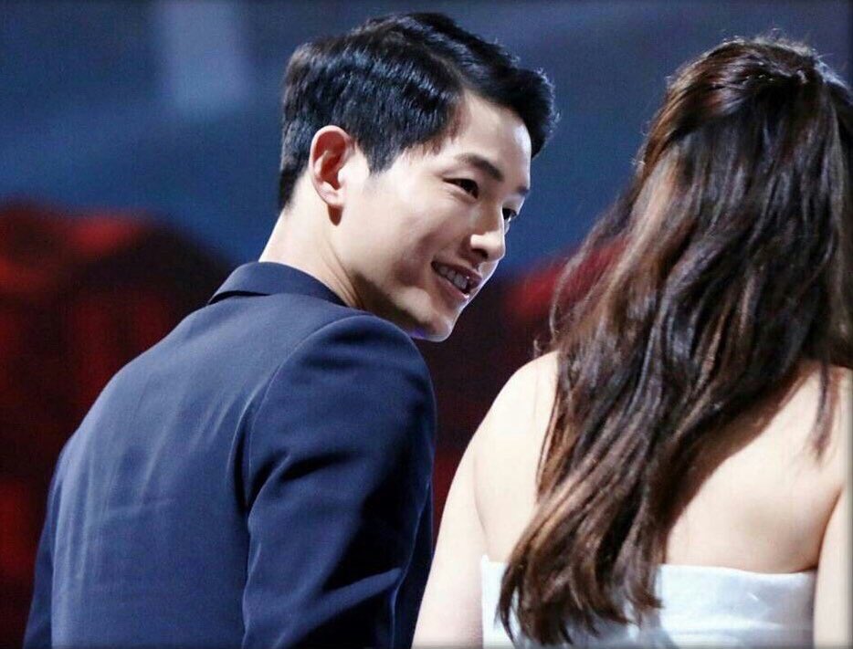 _aurorarain_'s tweet photo. Aww #SongJoongKi said at the media preview that, SHK is the only one person that he has loved. 😍https://t.co/Sj34YCpbeI #SongSongCouple https://t.co/xazQ4oE5Xc