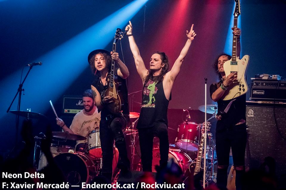neondeltaband's tweet photo. Gràcies #Barcelona Thank you @UglyKidJoeBand!! #Imparable2017 https://t.co/62oyoGM6lN