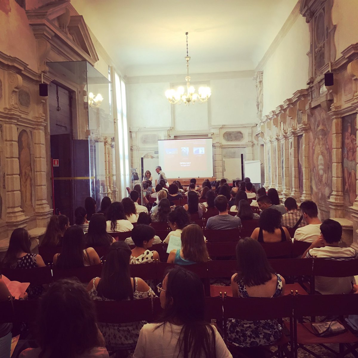 cldriva's tweet photo. Conosciamo le future matricole #openday #unipd #fisppa #sociologia #sociology #unipadova #matricole #università #university #sociologiascs https://t.co/mey6LeCE5R