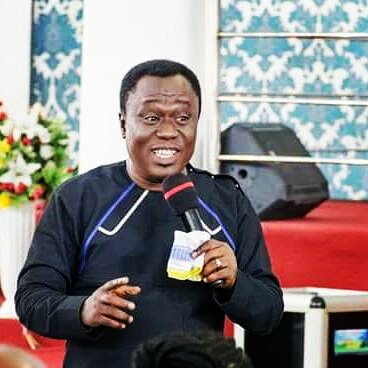 TOP_PSanctuary's tweet image. Get the "Fountain of Life" for today on Facebook (@Temple of Praise Accra) and Instagram (@topchurchaccra)... #FOL #RevAlex #DevotionalGuide