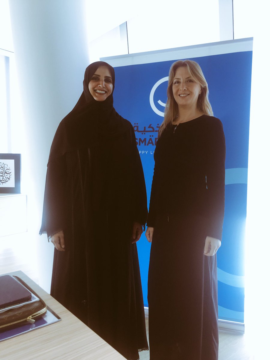 barbaracarfagna's tweet photo. Dubai sta portando tutti i sistemi (PA, finanza, polizia) su #blockchain. Grazie a Aisha Bin Bishr capo di #Smartdubai per #codice @Raiuno https://t.co/eNSLGHzyj5