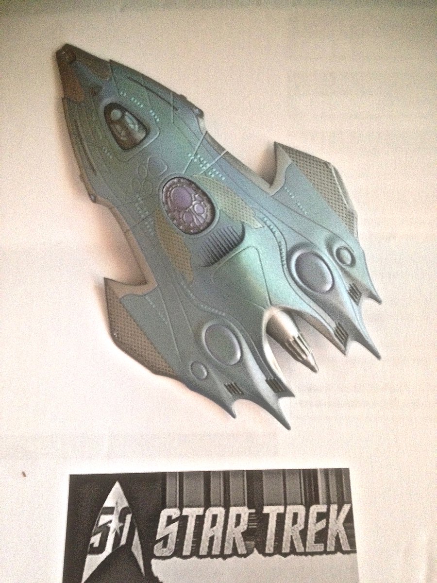 FWProjekt's tweet photo. @StarTrekModels @BenCSRobinson Wrong painting on USS Relativity customer service replaced but with same defect please help :) https://t.co/MmXfflCuJS