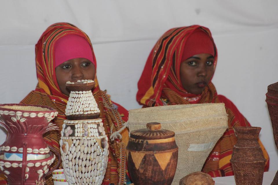 abdirashidmd's tweet photo. #GIBF2017 not only nurtures reading habit but also enables visitors thronging venue to savour our rich culture & product exhibition #Somalia https://t.co/Wrn1eAgdSF